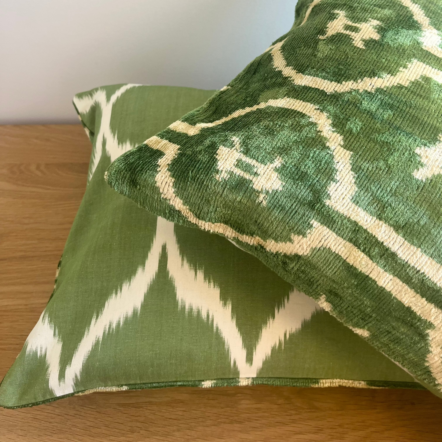 Mirage velvet cushion - Gardens of Versailles