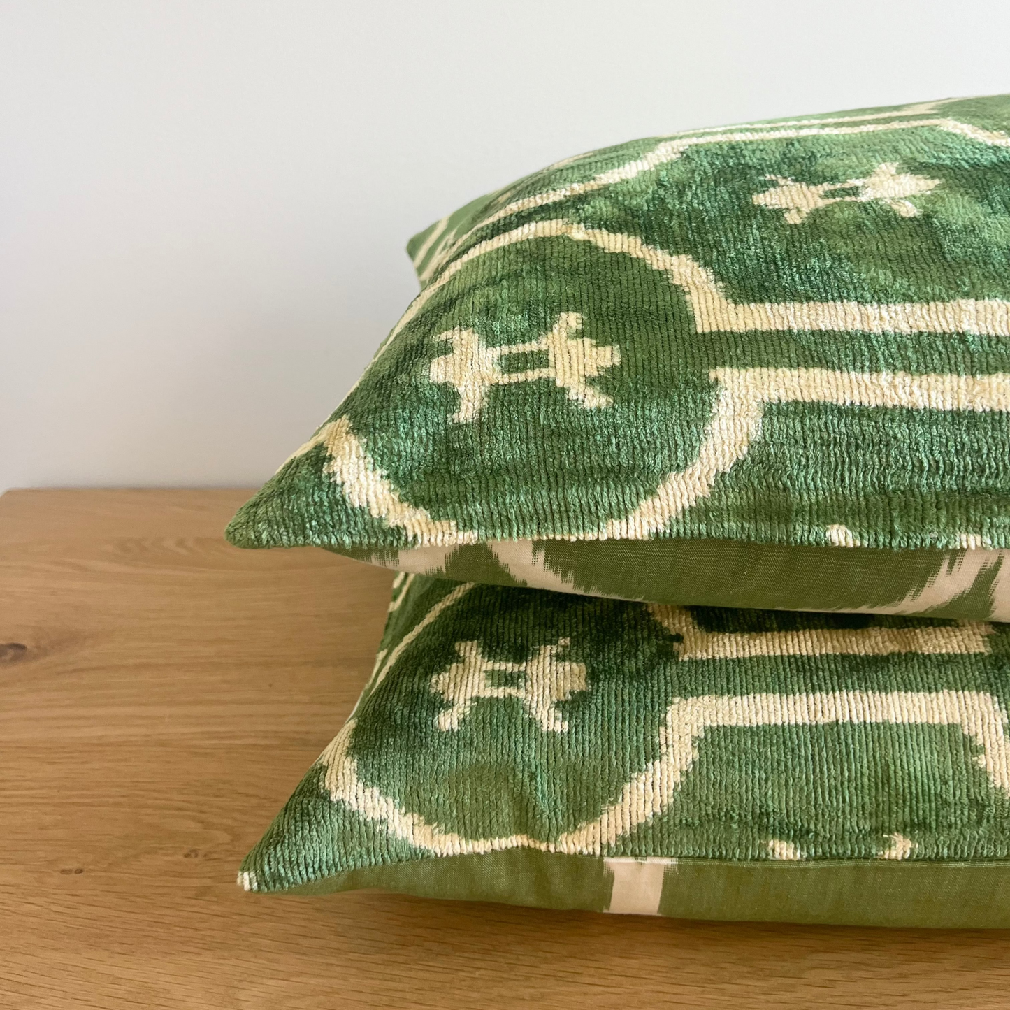 Mirage velvet cushion - Gardens of Versailles
