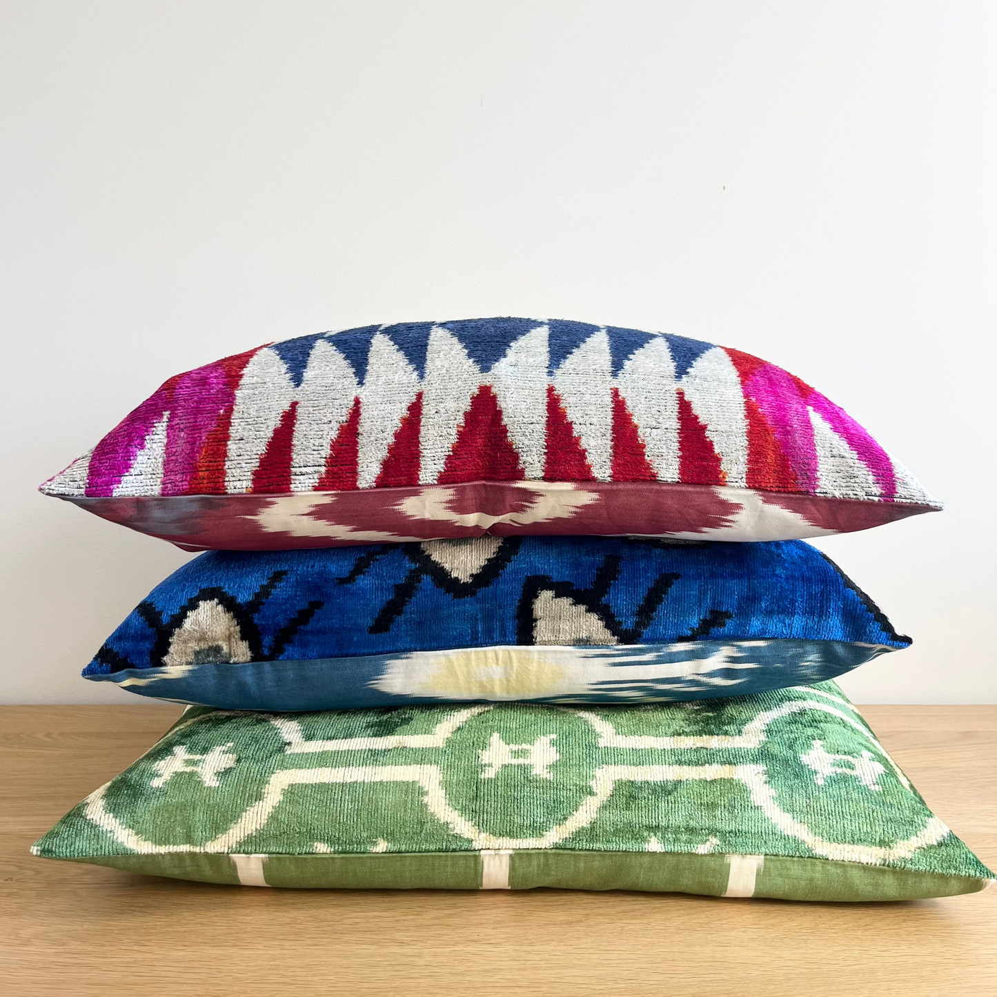 Mirage velvet cushion - Party in Brazil