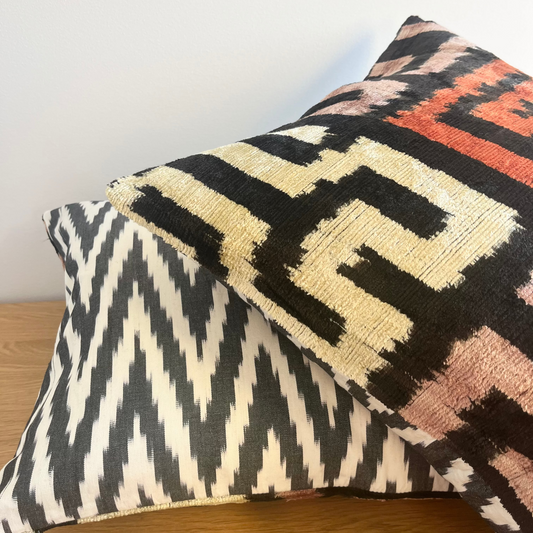 Mirage velvet cushion - Maze