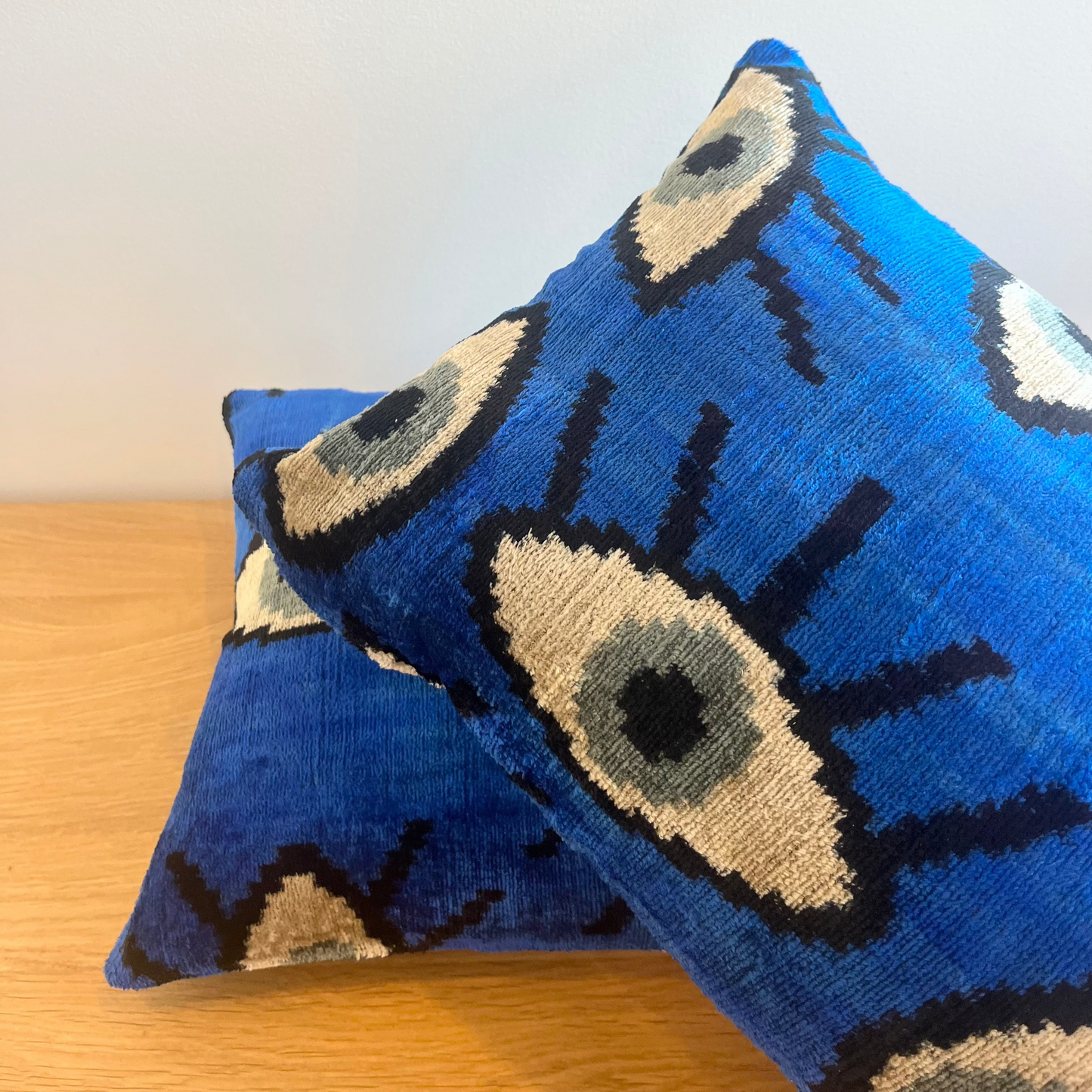 Mirage velvet cushion - See no evil