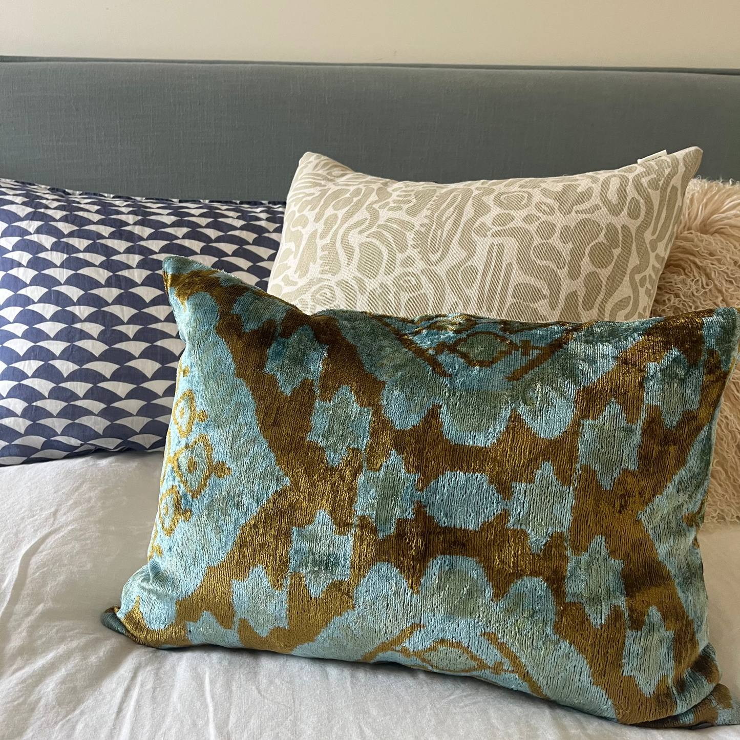 Mirage velvet cushion - Twilight