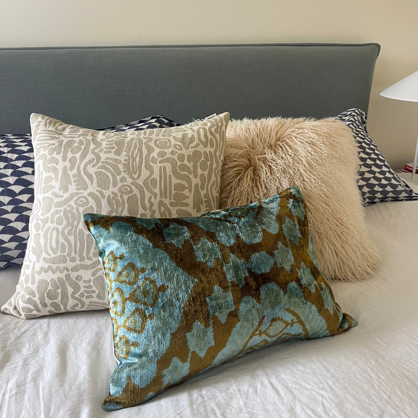 Mirage velvet cushion - Twilight