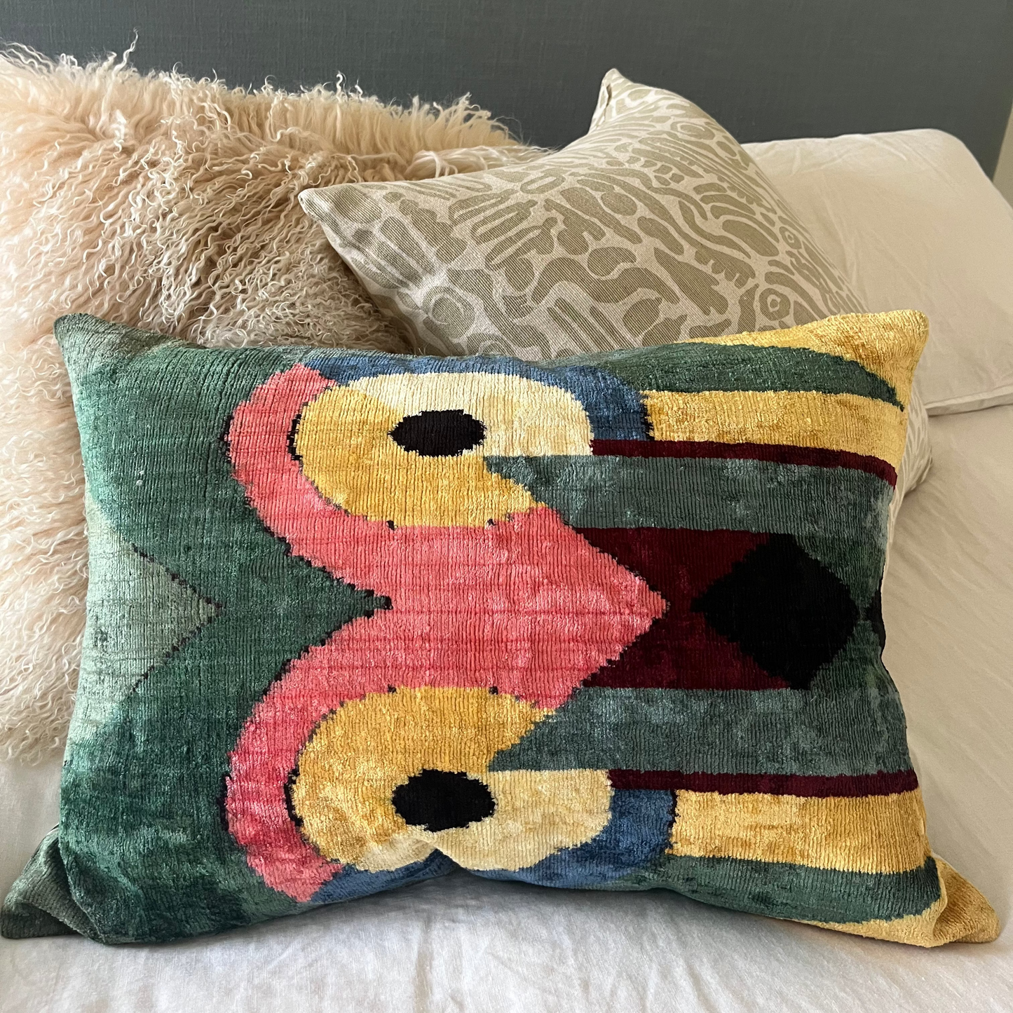 Mirage velvet cushion - Abstract