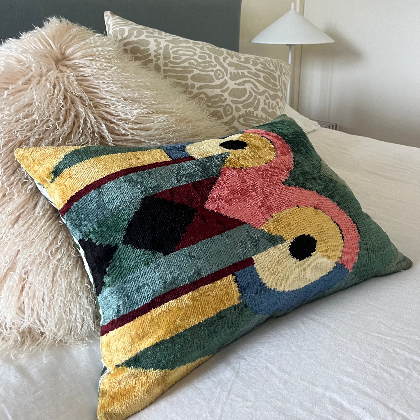 Mirage velvet cushion - Abstract