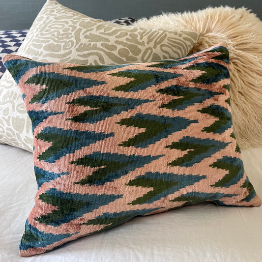 Mirage velvet cushion - Soft Focus