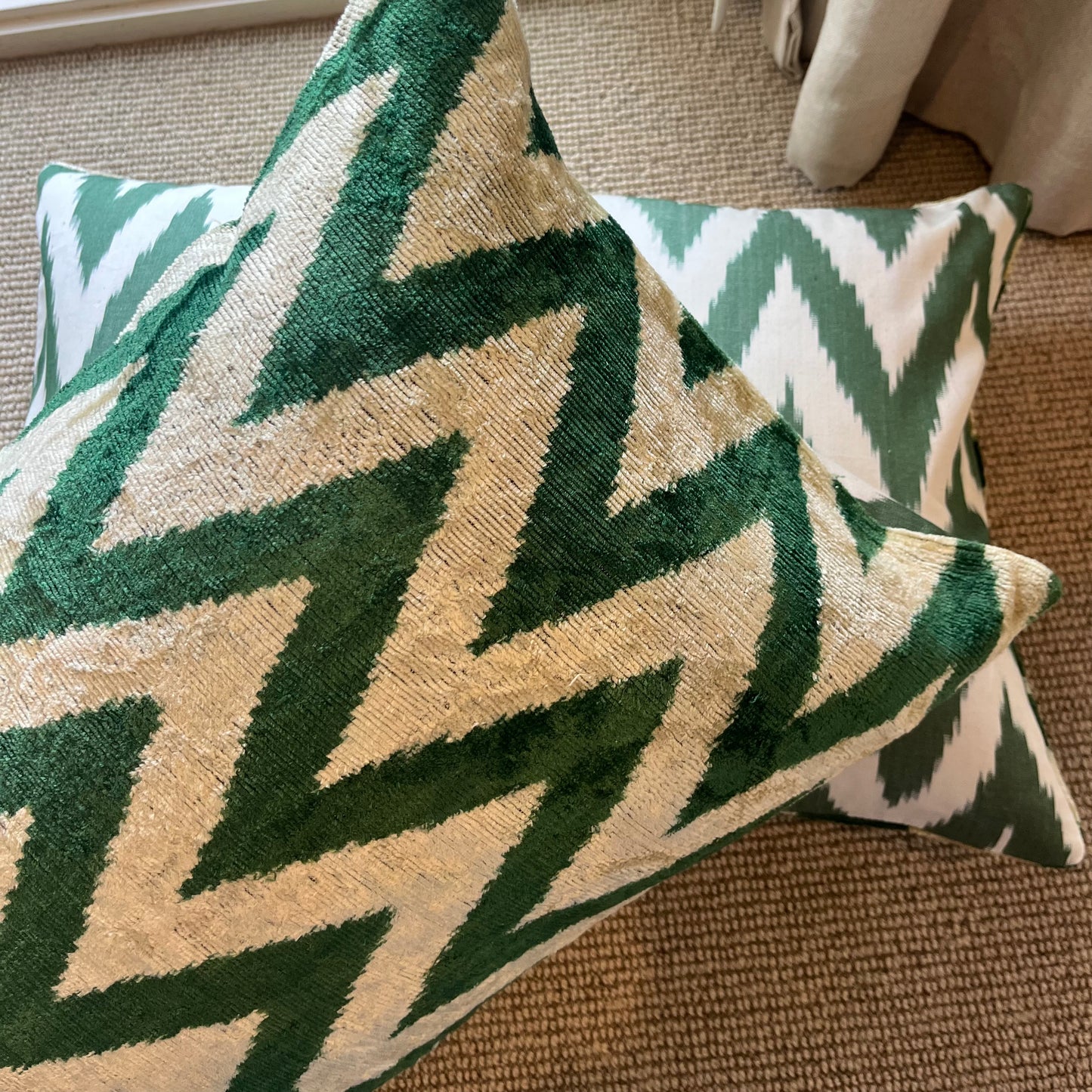 Mirage velvet cushion - Chevron